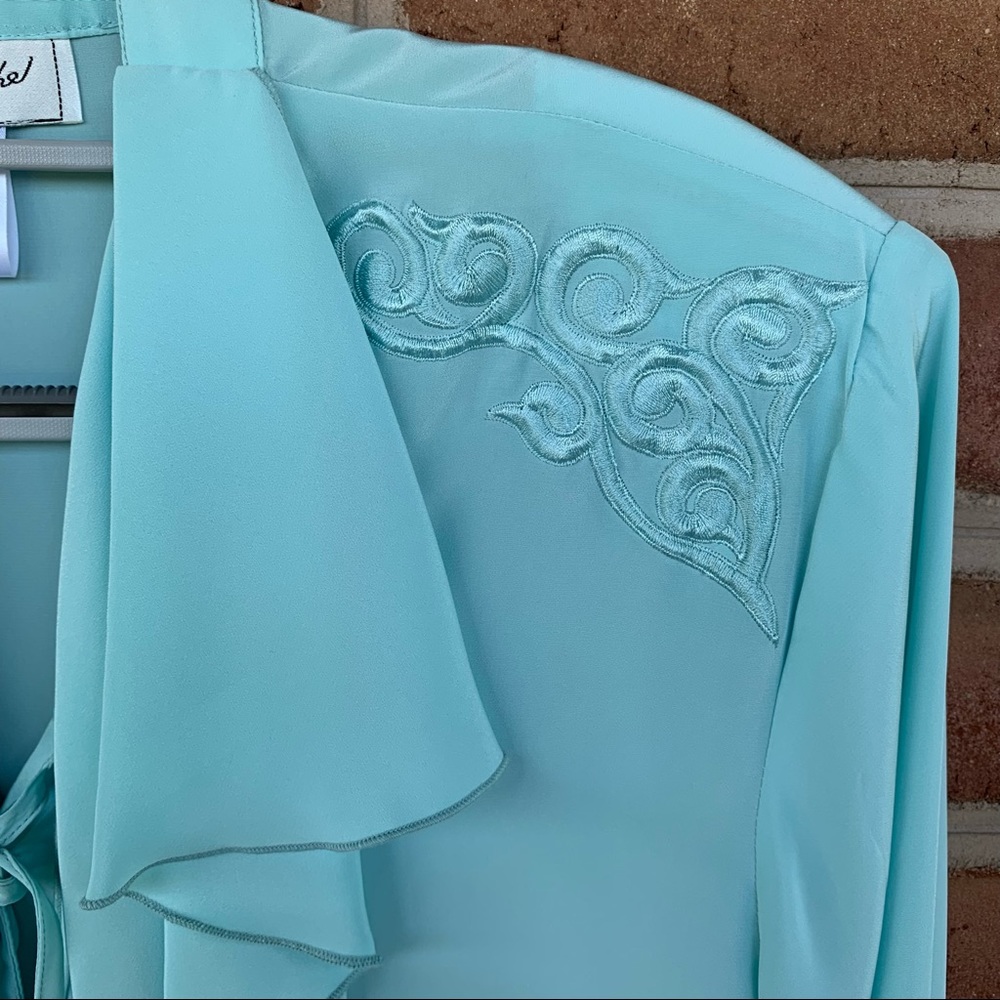 Vintage long sleeve blue ruffled blouse - Picture 3 of 6